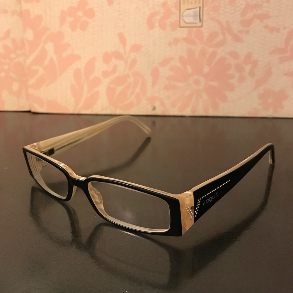 Vogue black and cream with diamonds on side